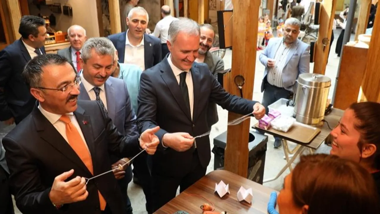 “Geçmişten Günümüze Oyuncak Sergisi” İnegöl Kent Müzesinde açıldı