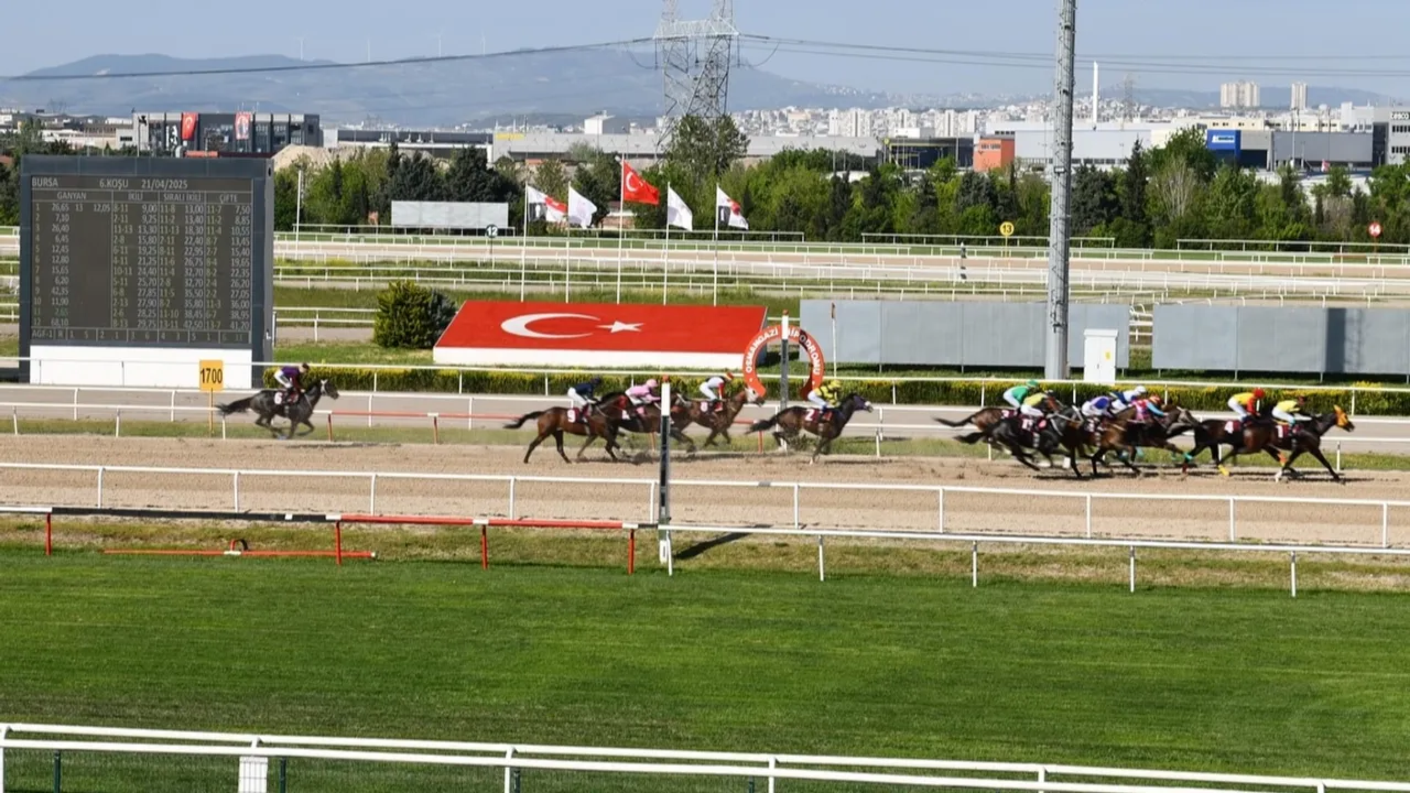 Mustafakemalpaşa adını taşıyan ilk koşu tamamlandı