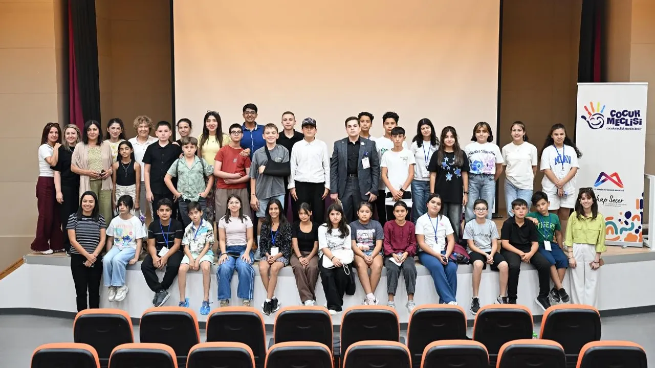 Mersinli çocuklar mecliste buluştu
