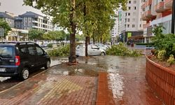 Kavurucu sıcakta Gaziantep yağmur ile serinledi