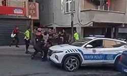 Kavgayı ayırmaya giden polis memurlarına saldırdı