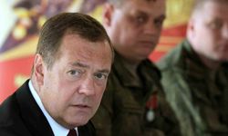 Medvedev’den Gürcistan Cumhurbaşkanı Zurabişvili’ye: “Tutuklanmalı”