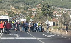 Ölümlü kaza sonrası yolu kapattılar