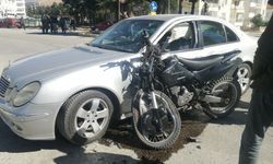 Otomobil ile motosiklet çarpıştı: 1 yaralı