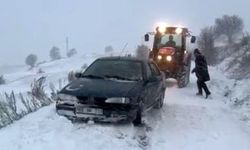 Ardahan’da kar ve tipide yolda mahsur kaldılar