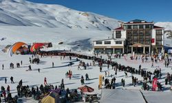 Hakkari Merga Bütan Gençlik Kampı gençlerle buluşuyor