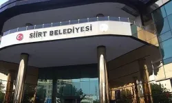 Siirt Belediyesine yapılan görevlendirmeye karşı masalara vurulmasıyla birleşime ara verildi