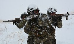 Karlı dağların, bağrında yankı bulan bir ses duyarsanız, bu Türk komandosudur