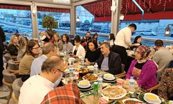 ÖğretmenİZ platformu iftarda