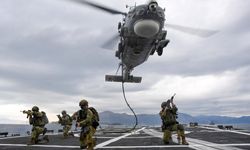 SH-70 helikopterimiz ilk belirlemelere göre teknik bir arıza nedeniyle denize acil iniş yaptı