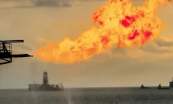 Azerbaycan'ın, dünya enerji piyasasındaki bu stratejik rolünün özellikle içinde bulunduğumuz konjonktürde önemi çok büyüktür.