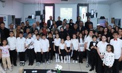 Sivaslı İlkokul Öğrencileri, Dede ve Ninelerini Ağırladı