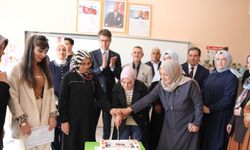 "Maarif Modeli Ebeveyn Okulu" ilk mezunlarını verdi