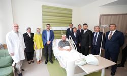 Bakan Tekin'den kaza geçiren okul müdürüne ziyaret