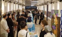 Sanat Galerisine Dönüştürülen Okul Koridoru, Sergilere Ev Sahipliği Yapıyor