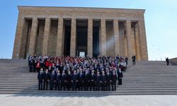 Bakan Dr. Bak Gençler Ve Sporcularla Anıtkabir’i Ziyaret Etti