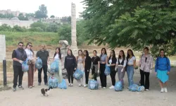 İzmir Efes MYO'dan kültürel miras alanında temizlik