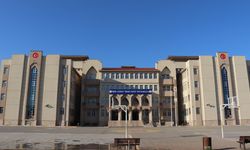 Bir okul düşünün… Klasik sıraların ötesinde, ezberden uzak,