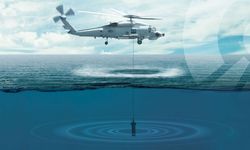 Denizaltı tespiti için helikopterler sonar cihazı daldırıyor