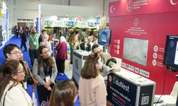 MEB Eğitim teknolojileri fuarı Dubai 2025'te Türkiye'yi tanıttı.