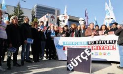 Bu bütçe teklifinde kamu emekçileri yok. İşçiler, emekliler yok...