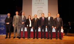 Doğumunun 100. Yılında Aliya İzetbegoviç’i Yeniden Anlamak