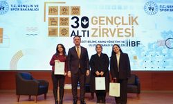 İİBF’li Gençler 30 Altı Gençlik Zirvesi’nde Buluştu