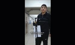 Okul koridorunda mikrofon açık