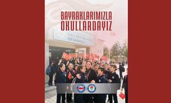 Bayraklarımızla okullardayız