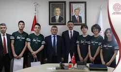 Prof. Dr. Aziz Sancar Fen Lisesi'nin stratejik projelerini yürüten öğrenciler