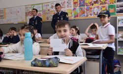 İlk mektup elden ele, vatan sevgisi kalpten kalbe…