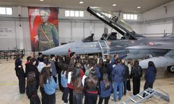 Güçlü yarınlar, bilinçli gençlik ve kahraman Mehmetçikle mümkün!