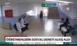 Tüm koridoru kütüphaneye dönüştürdüler