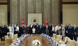 Erdoğan, Kahramanmaraş‘taki okul saldırısında hayatını kaybeden öğrencilerin aileleriyle görüştü
