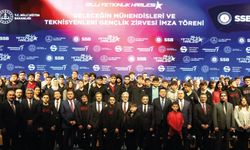 "GELECEĞİN MÜHENDİSLERİ VE TEKNİSYENLERİ GENÇLİK ZİRVESİ DÜZENLENDİ