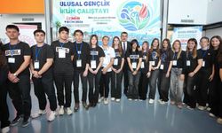 Yusuf Tekin, İzmir temasları kapsamında "Ulusal Gençlik İklim Çalıştayı"na katıldı