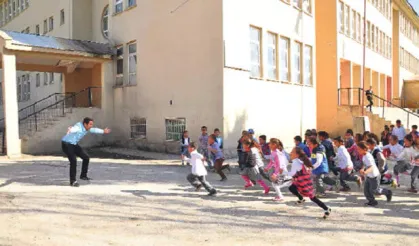 OKUL BAHÇELERİNDEN TÜRKİYE’YE YAYILAN ŞEN ÖĞRENCİ SESLERİ AZALMASIN