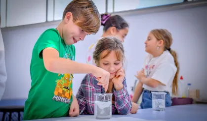 Öğrenmeyi keyifli hâle getirdikleri ortamlar oluşturuyoruz