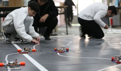 Otonom Robotla Avrupa Üçüncüsü Olan Meslek Liseliler, Gözünü Zirveye Dikti