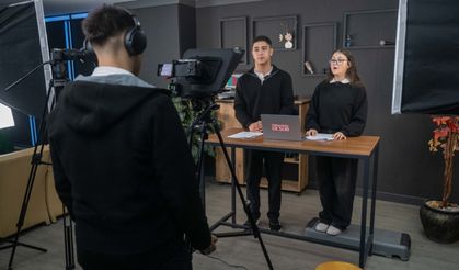 Meslek liseli öğrenciler, "Haberimiz Olsun" projesiyle stüdyoda