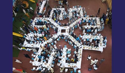 Gine’de Ramazan, sadece bir ibadet değil; sokaklara taşan devasa bir kardeşlik sofrası