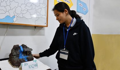 Öğrenciler, Coğrafi Şekilleri Atık Malzemelerden Maket Yaparak Öğreniyor