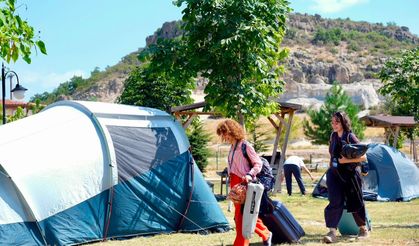 Gece olduğunda gökyüzü netleşir