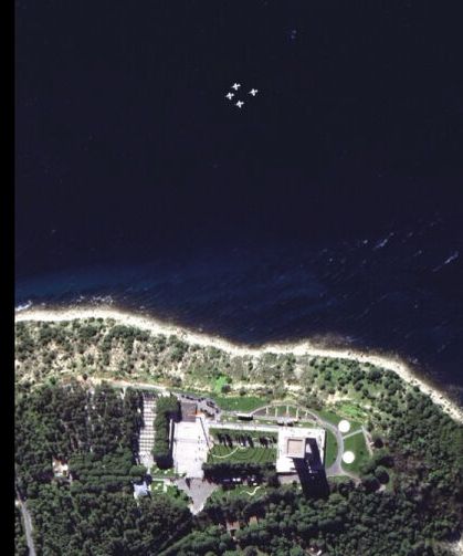 Ey şehit oğlu şehit, isteme benden makber,