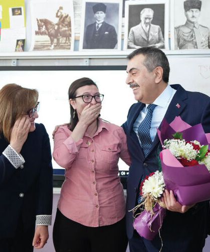 Bakandan doğum günü sürprizi