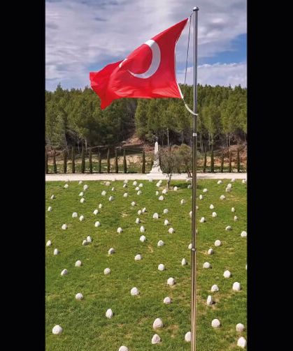 Şanlı bayraklarımız 81 ilimizde belirlenen okullarımıza ulaştırıldı