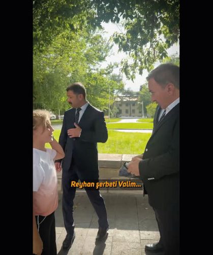Bir çocuk bir vali ve reyhan şerbeti