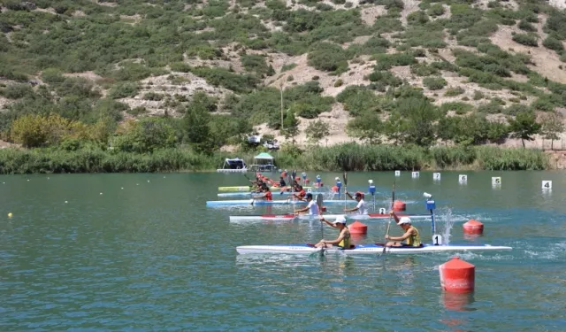 Kano sporunun enerjisiyle, doğanın eşsiz manzarası bir arada!