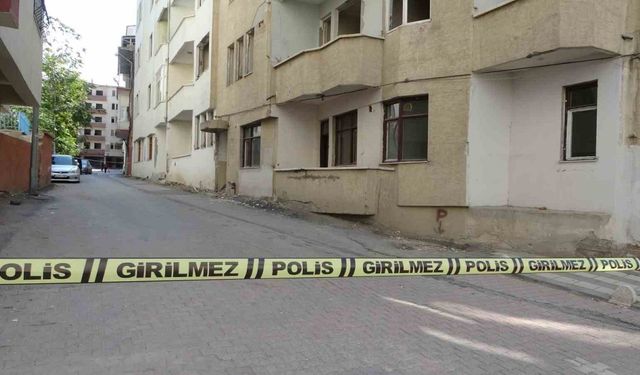 5,9’luk depremle sarsılan Malatya’da ağır hasarlı binalar için güvenlik önemli alınıyor