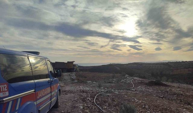 Hazine arazisinde izinsiz yer açan şahıslar jandarmaya takıldı